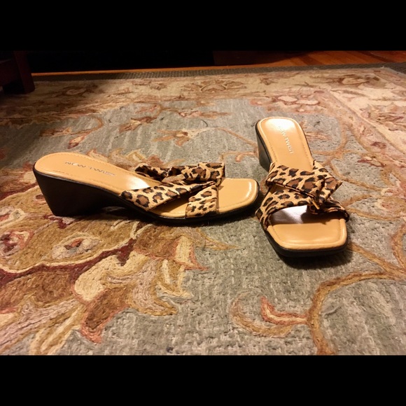 New Twist Leopard Print Slide - 6 1/2 - Picture 3 of 6